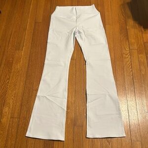 Alo White Flare Leggings Womens L Never Worn